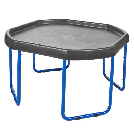 Aitab lastel erinevatelt kõrgustel  Active World Tuff Tray laua taga mängida.